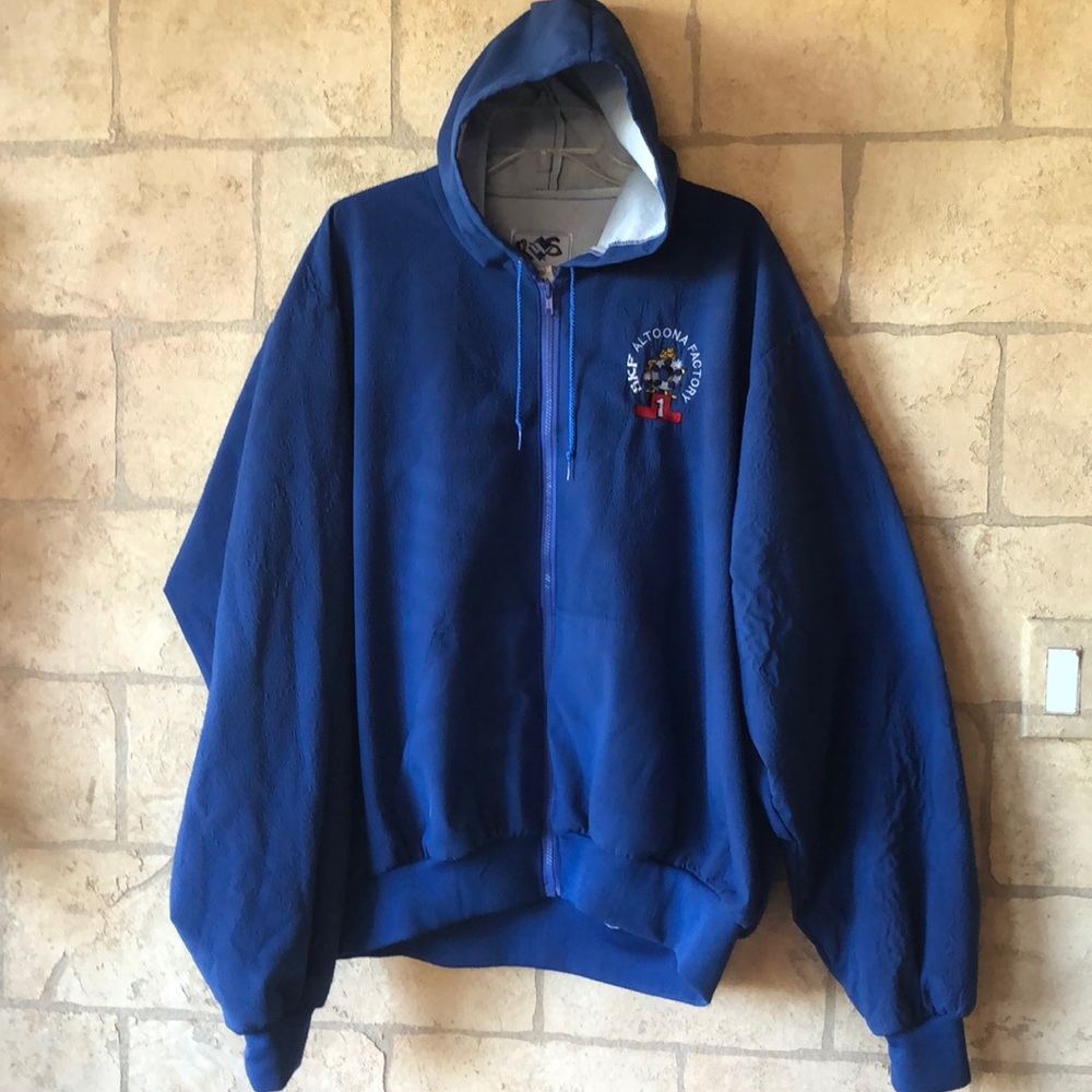 Hooded windbreaker